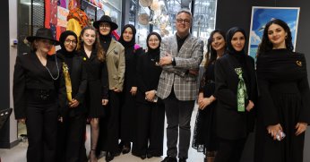 Moda Akademisi’nde “Vitrin Bir Sahne” sergisi açıldı