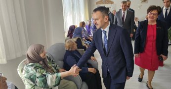 Vali Aktaş Gölcük Huzurevi Sakinleri İle Bayramlaştı!