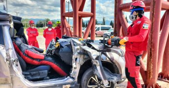 Büyükşehir İtfaiyesi’nden AKUT’a eğitim desteği