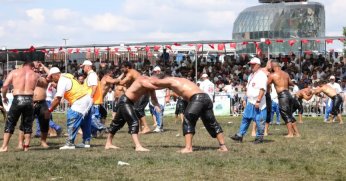 Başpehlivanlarda çeyrek finalistler belli oldu