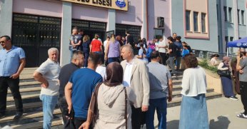 BAŞKAN SEZER SINAVA GİREN ÖĞRENCİLERE BAŞARILAR DİLEDİ