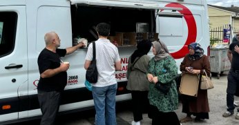 Öğrencilere ve Velilere Sıcak İkram