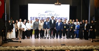 Kartepe Belediyesi Genç Akademi 4. Dönem Mezunlarını Gururla Uğurladı