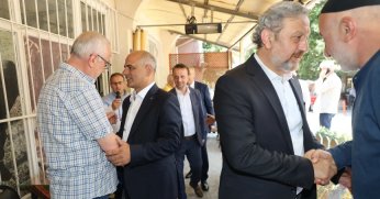 Başkan Söğüt Ve Milletvekili Yılmaz Körfez’ De Esnaf Ziyareti Yaptı