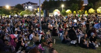 Kartepe’de Açık Hava Sinema Keyfi Başladı