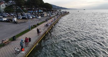 Sahilde şenlik, denizde yarış!