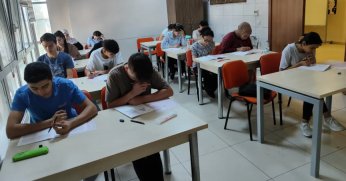 Üniversite hayali kuran gençlere Darıca Belediyesi’nden destek