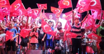 15 TEMMUZ MİLLETİMİZİN KAHRAMANLIK DESTANIDIR