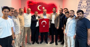 Başkan Dokuzlar, “85 Milyona Bayrak” Çağrısına Destek Olmaya Devam Ediyor