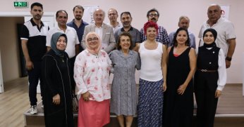 İzmit Belediyesi şair ve yazar derneklerini Edebiyat Sokağında dinledi