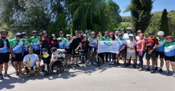 Tandem bisikletlerle umuda pedal çevirdiler