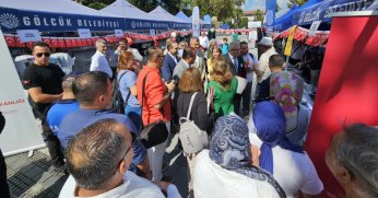 GÖLCÜK'TE SAĞLIK SOKAĞINA YOĞUN İLGİ