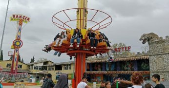 Eşmeli Öğrenciler Lunaparkta Keyif Dolu Bir Gün Geçirdi