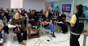 Narkotik polisinden annelere eğitim