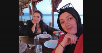 Gölcük’te Ebru Köse’ye Sürpriz Doğum Günü Kutlaması!