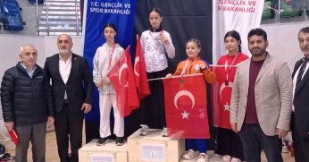 Körfezli karateciler tulum çıkardılar