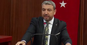 Ünlü: Hürriyet yine kendisi ile çelişiyor