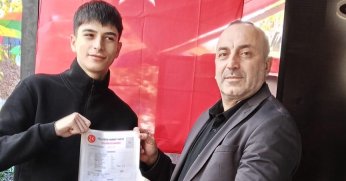 İzmitli genç 18 yaşına girer girmez MHP’ye üye oldu