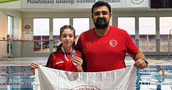 Körfezli genç yüzücü Dersu Trabzon’dan madalyayla döndü