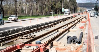 Kartepe tramvay hattının ilk rayları döşendi