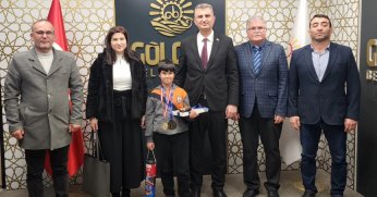 Türkiye'nin ve Gölcük’ün Gururu Sarp Arel Başkan Sezer’e Konuk Oldu