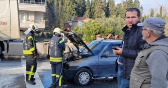 Seyir halindeki otomobilde yangın paniği
