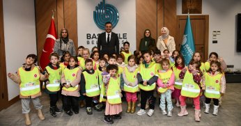 Başiskeleli Minikler Önce Başkan Özlü ile Sonra Kitaplarla Buluştu