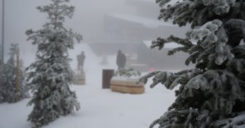 Kentin yüksekleri bembeyaz oldu