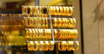 Altın rekor sonrası geriledi