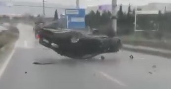 Makas atarak ilerledi, saniyeler içinde takla attı!