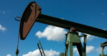 Jeopolitik gelişmelerle petrol fiyatları yüzde 3'ün üzerinde yükseldi