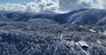 Pistlerde yer kalmadı, trafik bile kilitlendi   