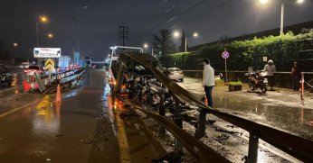 Ters Yöne Giren Otomobil Ortalığı Savaş Alanına Çevirdi: 1 Yaralı