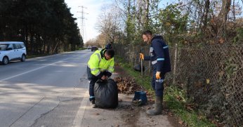  Kaldırımlar ve Yol Kenarları Baştan Sona Temizleniyor