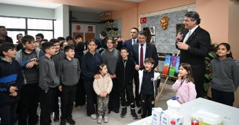 EŞME ORTAOKULU’NDA EĞİTİM VE BİLİM DOLU GÜN