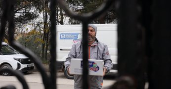 Yaşlı ve hastalara kişiye özel sıcak yemek desteği