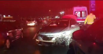 Gebze’de kontrolden çıkan otomobil bariyerlere savruldu: 1 yaralı