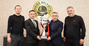 Kandıra Gençlerbirliği’nden Belediye Başkanı Ölmez’e Zafer Ziyareti