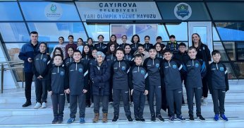 Çayırovalı yüzücüler yarışlardan 27 madalyayla döndü