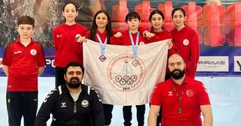 Körfez GB Açık Su Yüzme yarışlarından şampiyonluk ve madalyalarla döndü