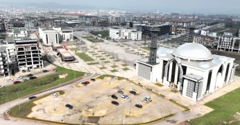 Kartepe Kent Meydanı Cami, ilk teravihle ibadete açılıyor