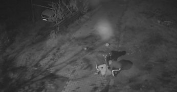 Yaşlı adamı yerlerde sürükleyip birikimini çalan 3 şüpheli yakalandı