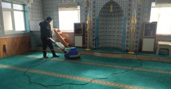 Kandıra Belediyesi Ramazanla Birlikte Camilerde Temizlik Seferberliği Başlattı.