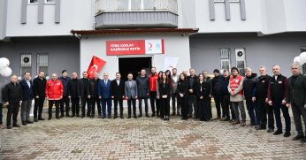 Vali Aktaş’tan Türk Kızılay Başiskele Butik Mağazasına Ziyaret