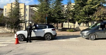 Güvenli okul denetiminde aranan şahıs yakalandı