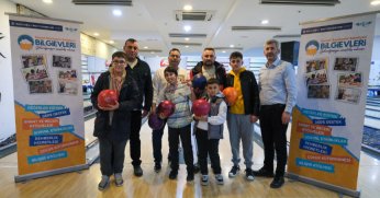 Baba oğul bowling turnuvası renkli anlara sahne oldu