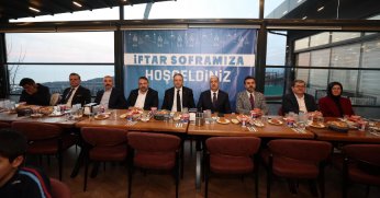 Dilovası'nda yetim ve öksüz aileleri için iftar programı düzenlendi