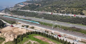 Yüksek hızlı trenin çarptığı kişi hayatını yitirdi