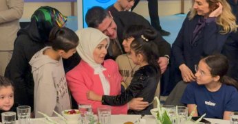Bakan Göktaş, Dünya Yetimler Günü iftarında çocuklarla buluştu