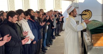  Futbolcu Mesut Özdemir'in babası Kocaeli'de son yolculuğuna uğurlandı